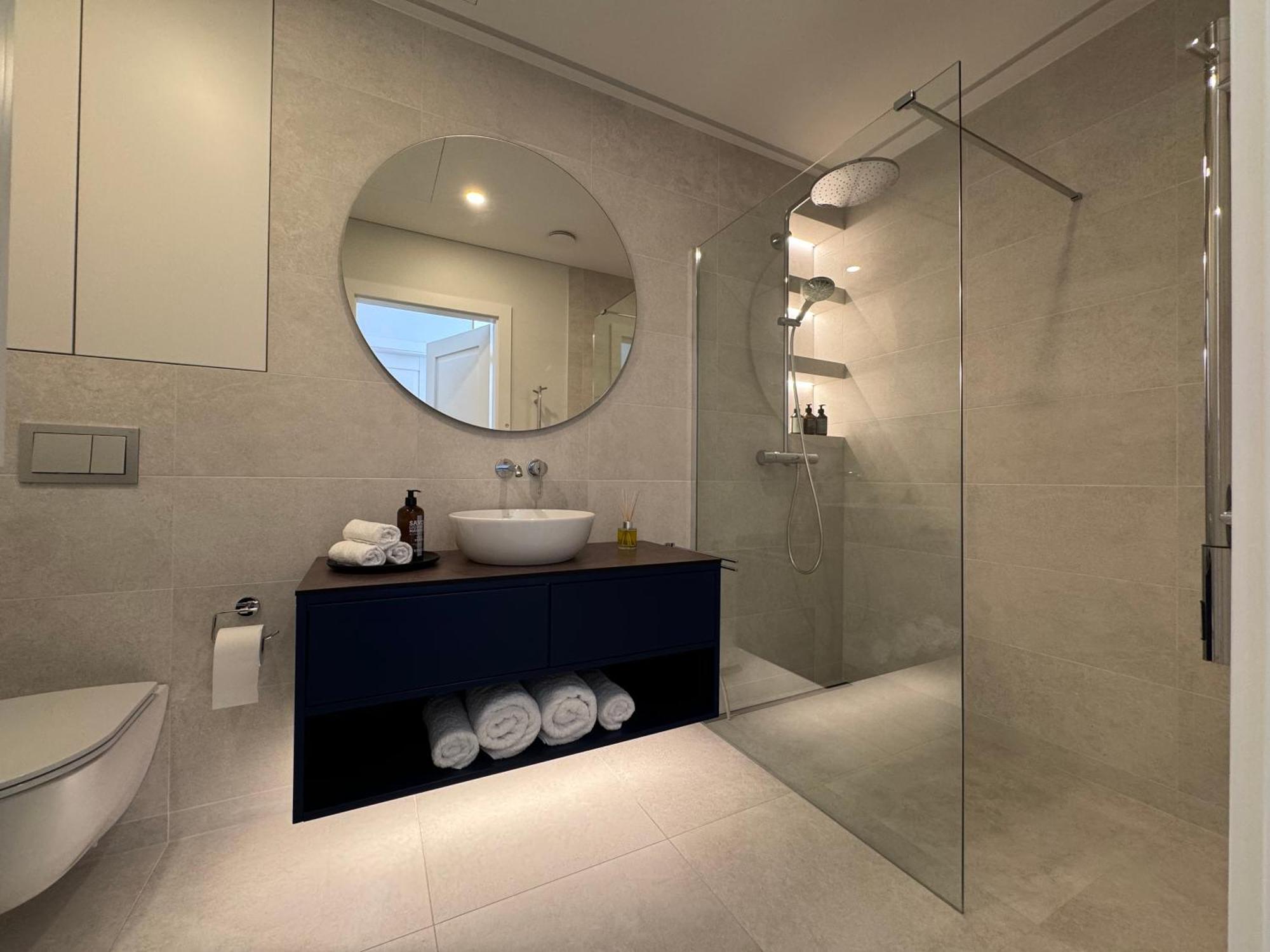 D33 Vilnius - Brand New Luxury Apartment With Terrace, Garden, Ac And Parking エクステリア 写真